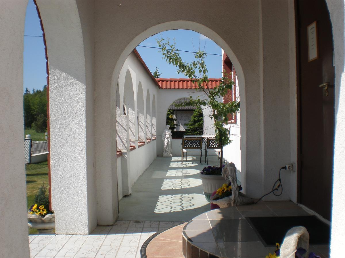 Hotel Getliin Saku Bagian luar foto