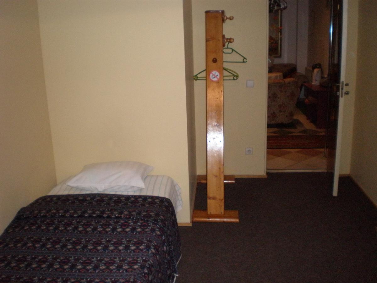 Hotel Getliin Saku Bagian luar foto